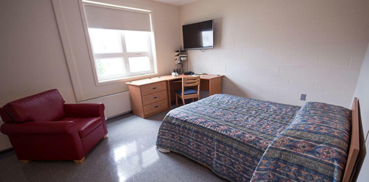 Unb Saint John Summer Hotel Bagian luar foto